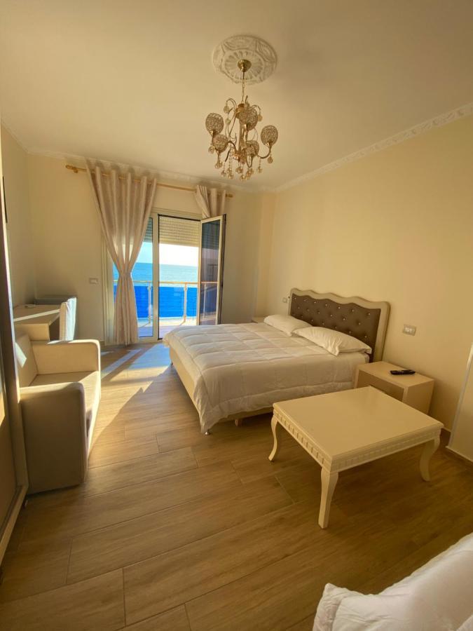 Hotel 3 Vellezerit Durrës Exteriör bild