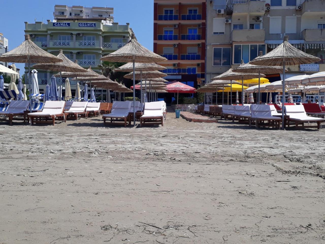 Hotel 3 Vellezerit Durrës Exteriör bild
