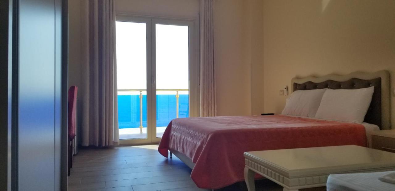 Hotel 3 Vellezerit Durrës Exteriör bild