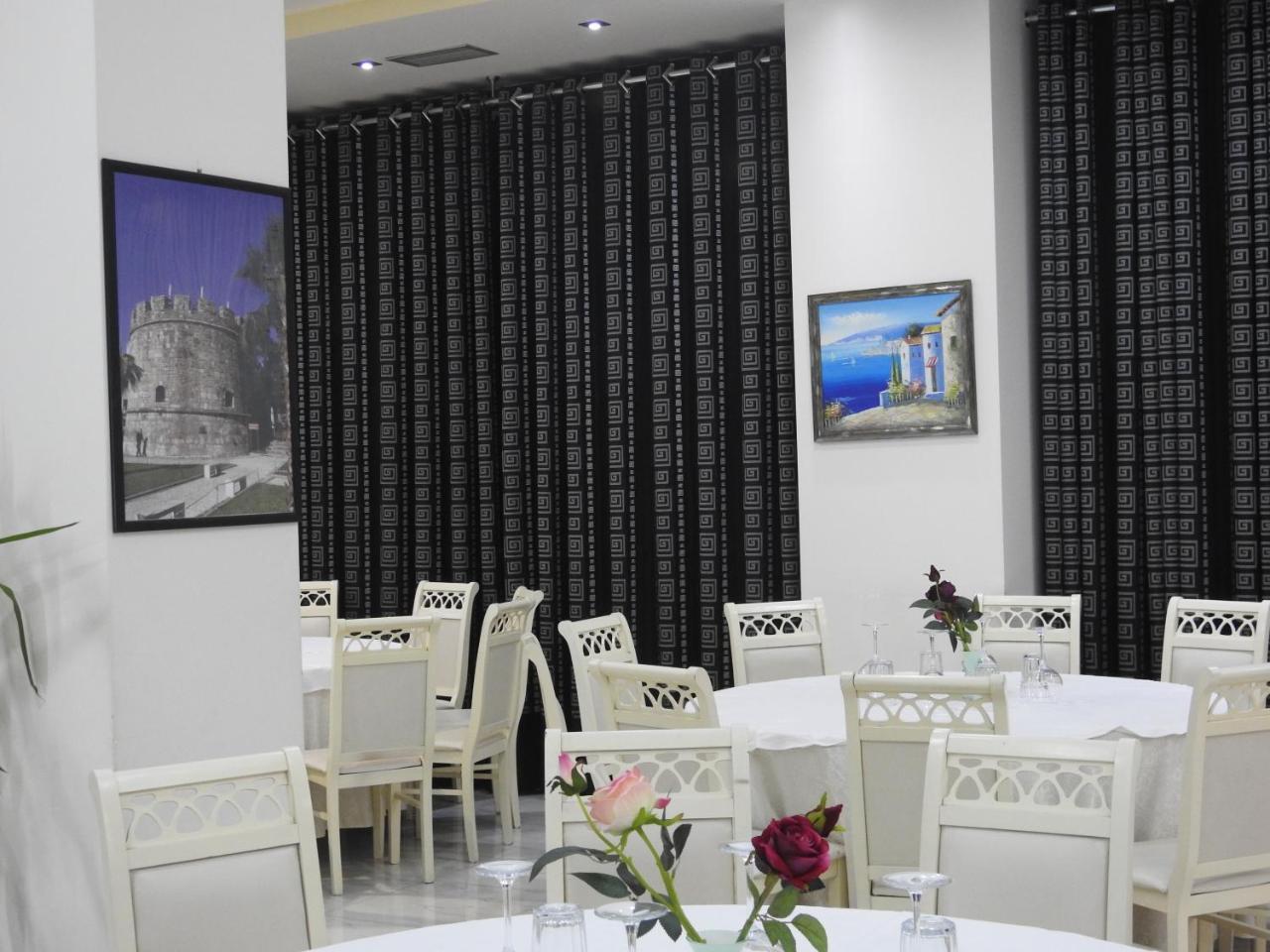 Hotel 3 Vellezerit Durrës Exteriör bild