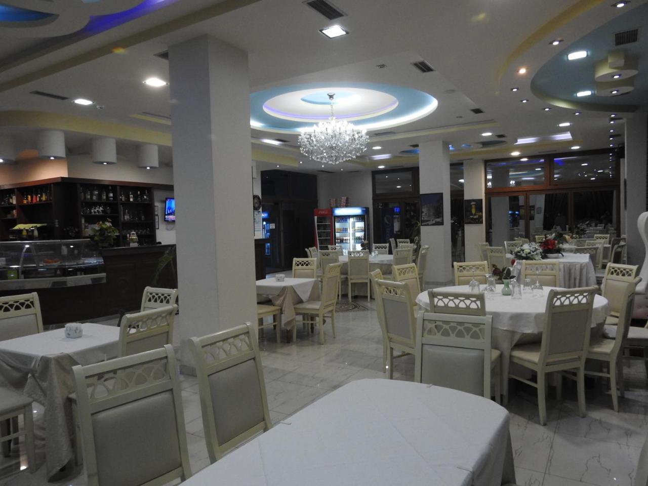 Hotel 3 Vellezerit Durrës Exteriör bild
