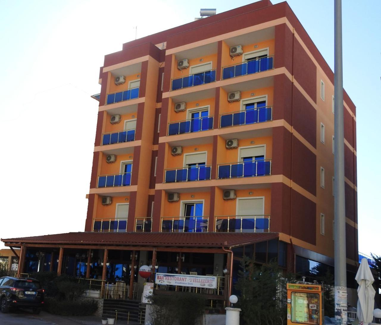 Hotel 3 Vellezerit Durrës Exteriör bild